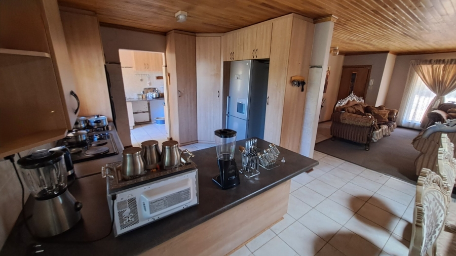 4 Bedroom Property for Sale in Pellissier Free State